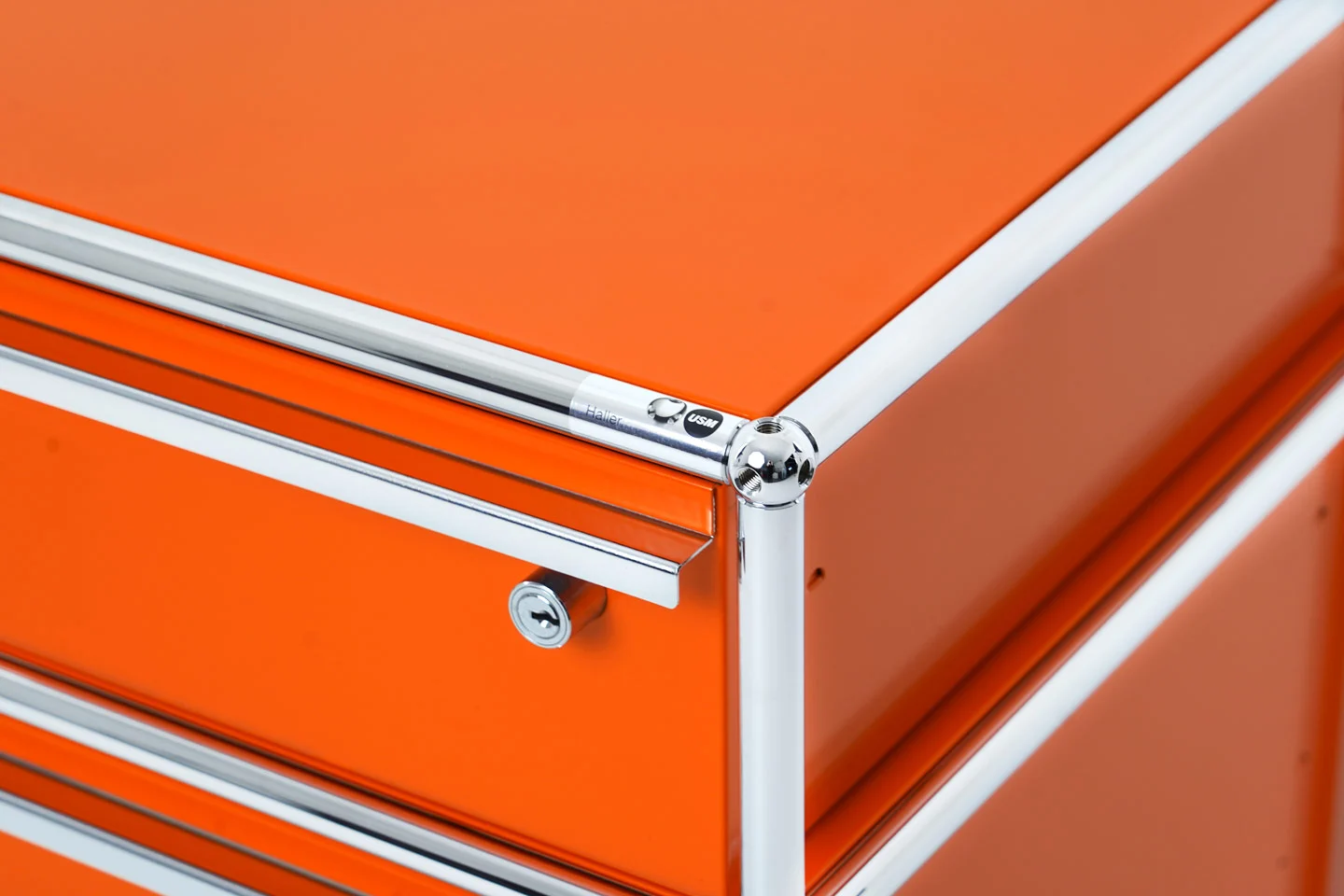 USM Haller Rollcontainer Reinorange RAL 2004