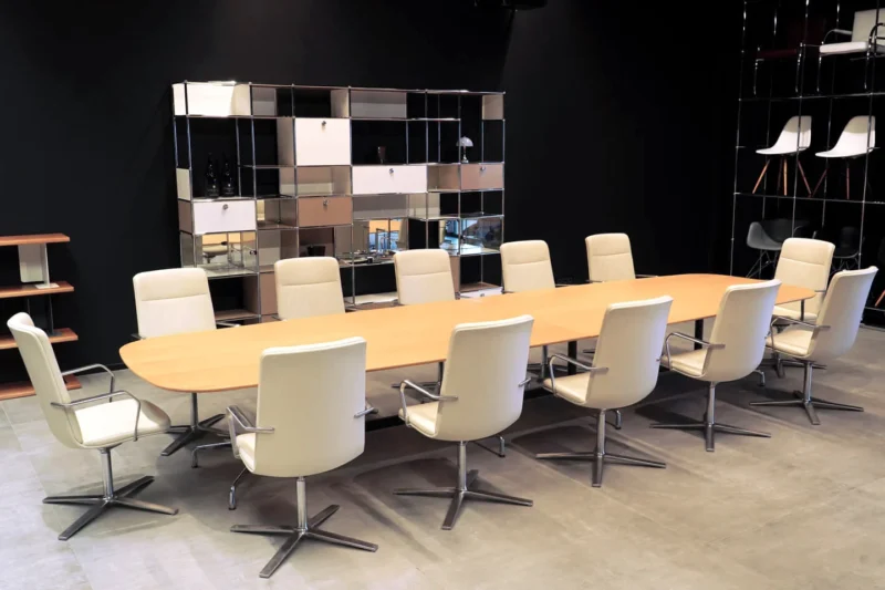 Set von 12x Stühlen + Vitra Konferenztisch Segmented Table Holz 480 x 137 cm