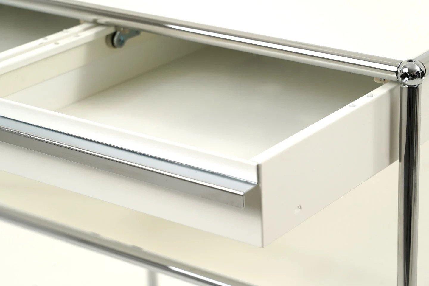 USM Haller Bartisch Reinweiß RAL 9010