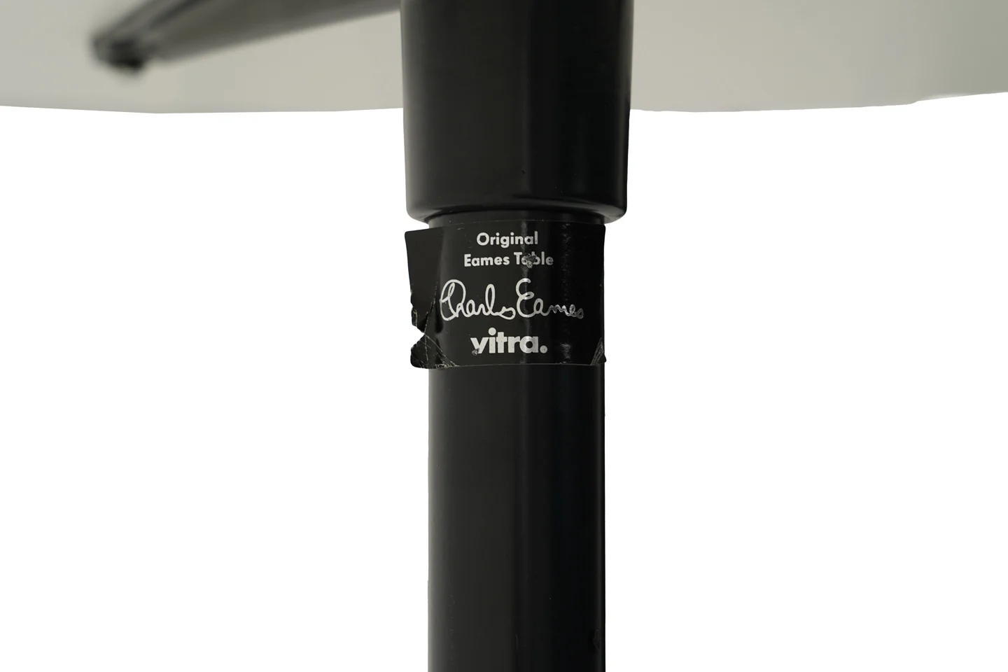 Vitra Eames Contract Table Kunstharz / Schwarz Ø 90 cm