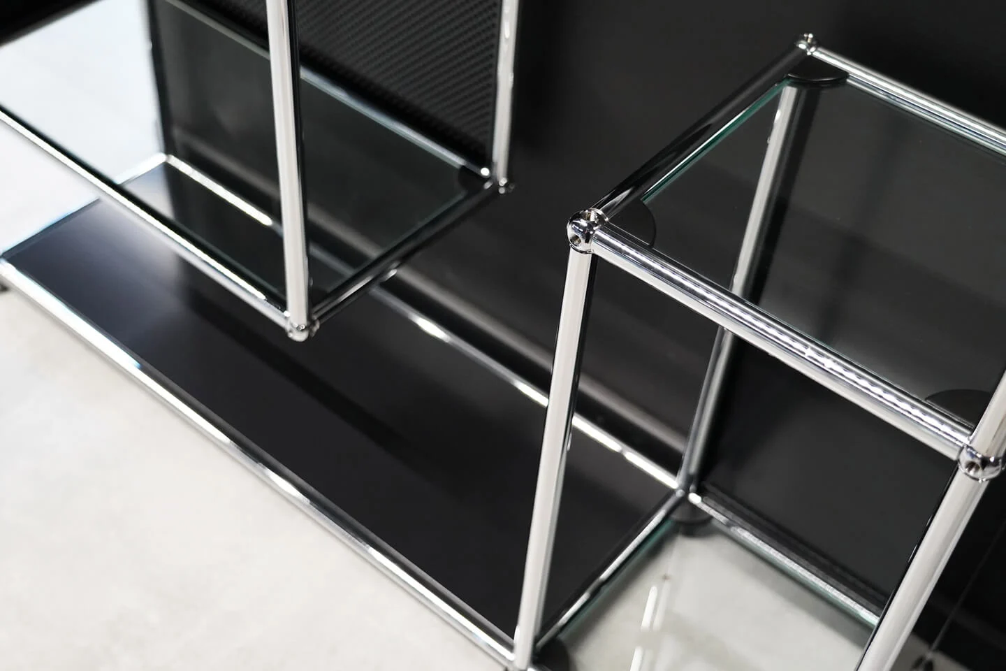 USM Haller Wohnwand Graphitschwarz RAL 9011