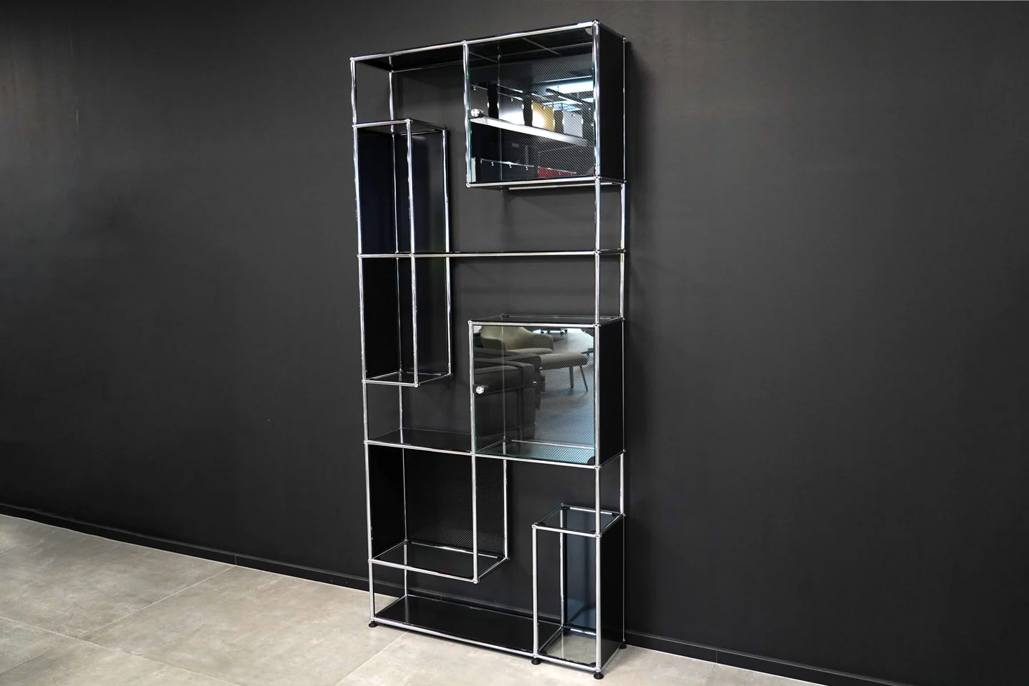 USM Haller Wohnwand Graphitschwarz RAL 9011