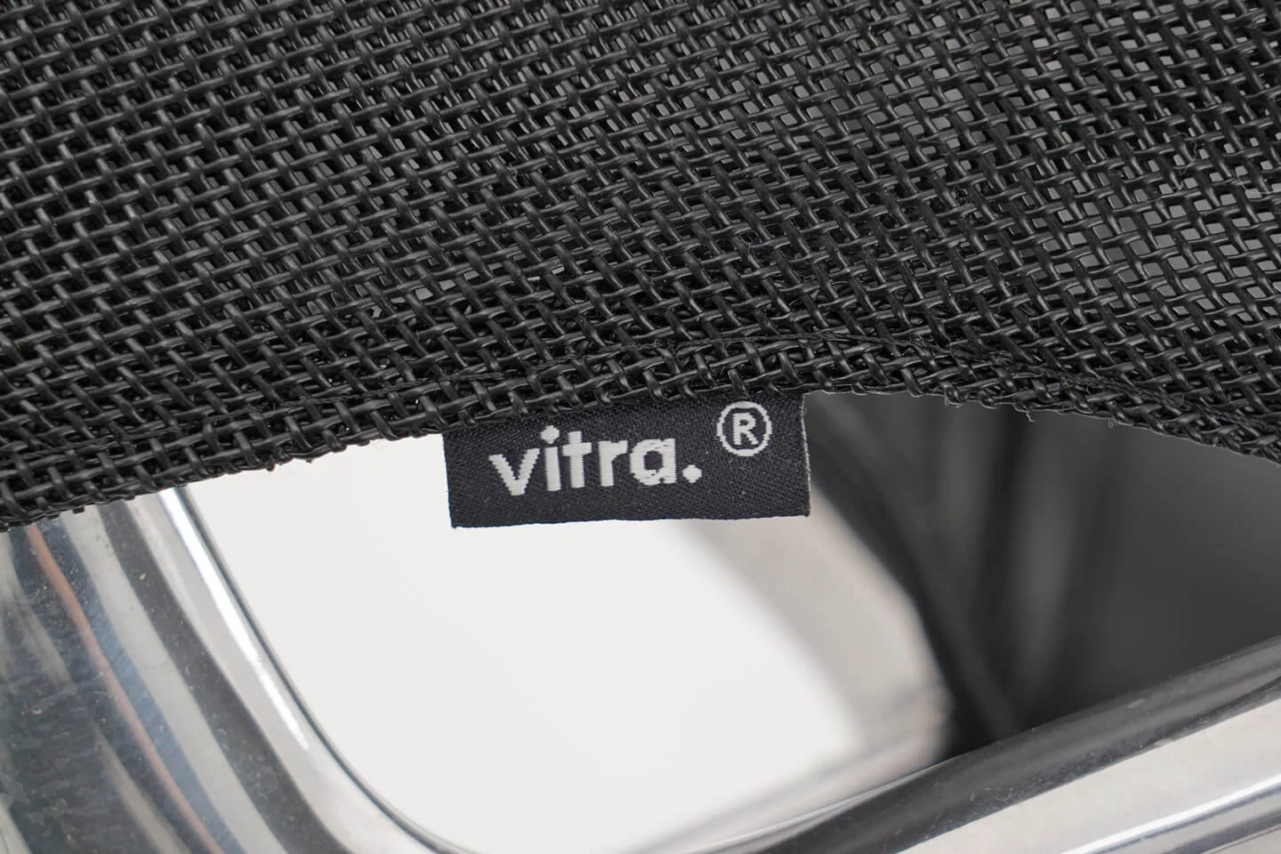 Vitra Meda Chair Besucherstuhl Netz / Leder / Schwarz