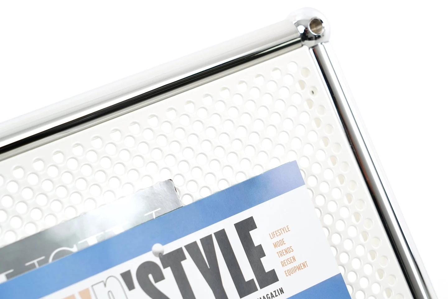 USM Haller Zeitungsständer Perforiert / Reinweiß RAL 9010