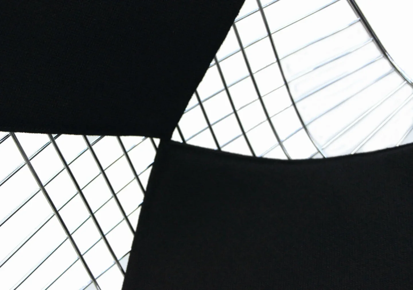 Vitra Eames Wire Chair DKR Hopsak / Schwarz