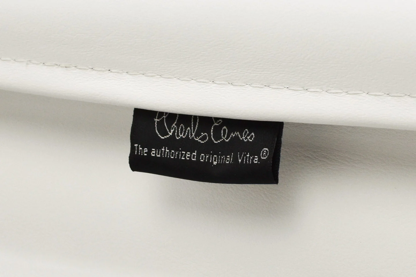 Vitra EA 119 Leder / Weiß