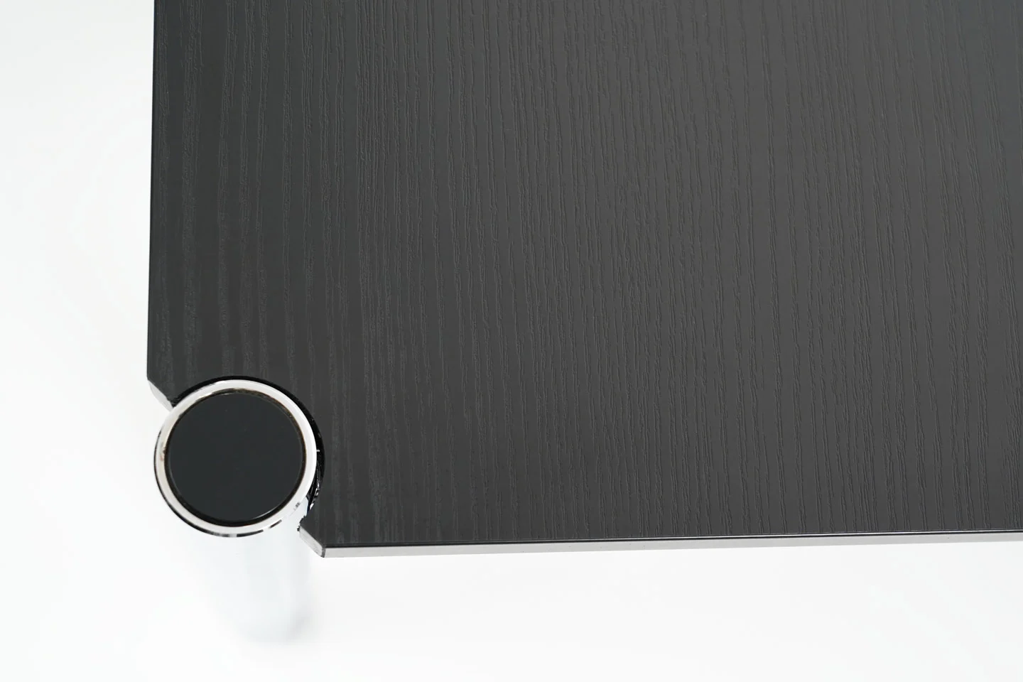 USM Haller Beistelltisch Holz / Schwarz 100 x 100 cm