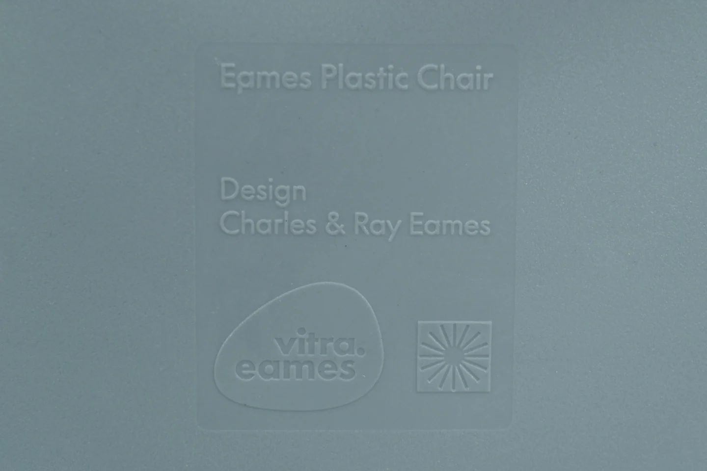 Vitra Eames Plastic Side Chair DSW Stuhl / Blau / Grau