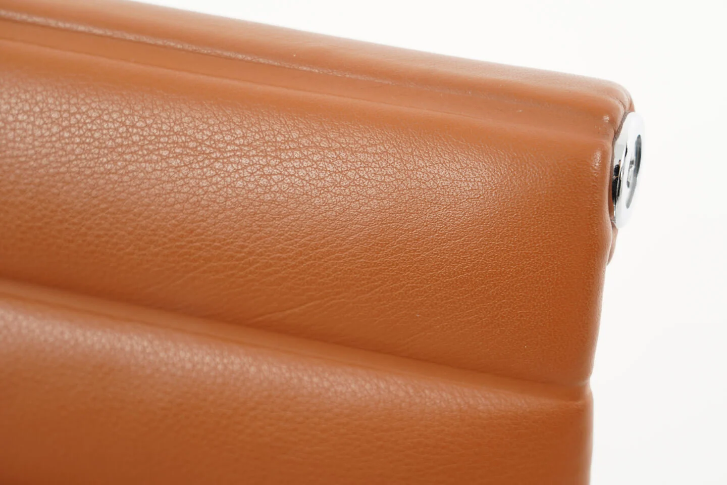 Vitra EA 107 Leder / Cognac *nicht drehbar*