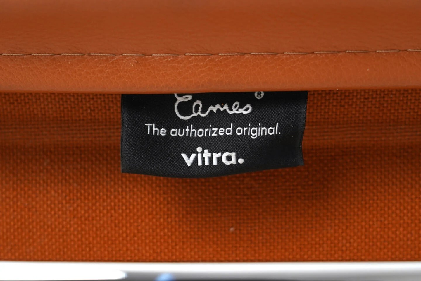 Vitra EA 107 Leder / Cognac *nicht drehbar*