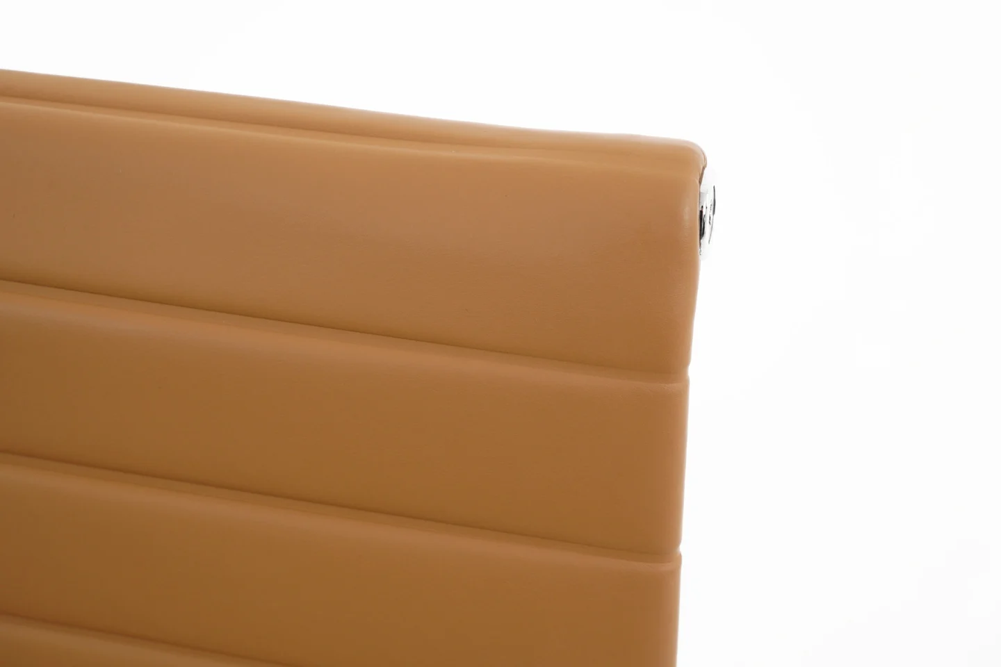 Vitra EA 107 Leder / Cognac *nicht drehbar*