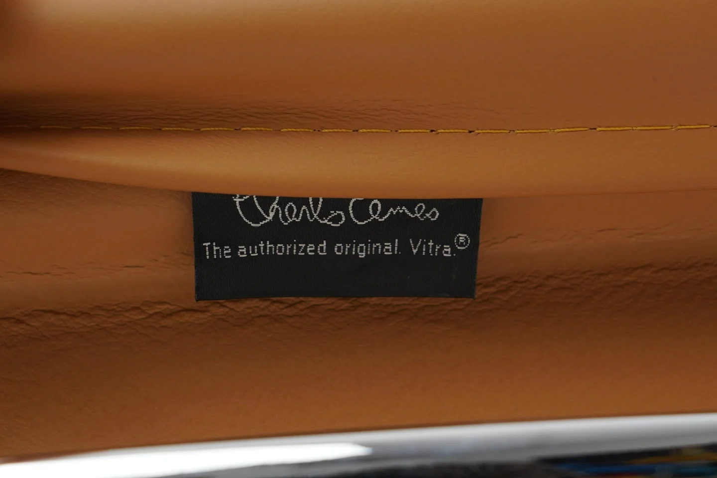 Vitra EA 107 Leder / Cognac *nicht drehbar*